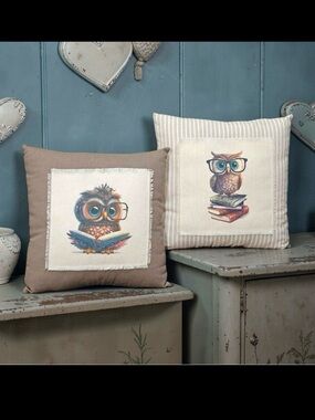 NEW Set of 2 Throw Pillows Oscar & Ollie Owl W/ Glasses & Book 10in x 10in